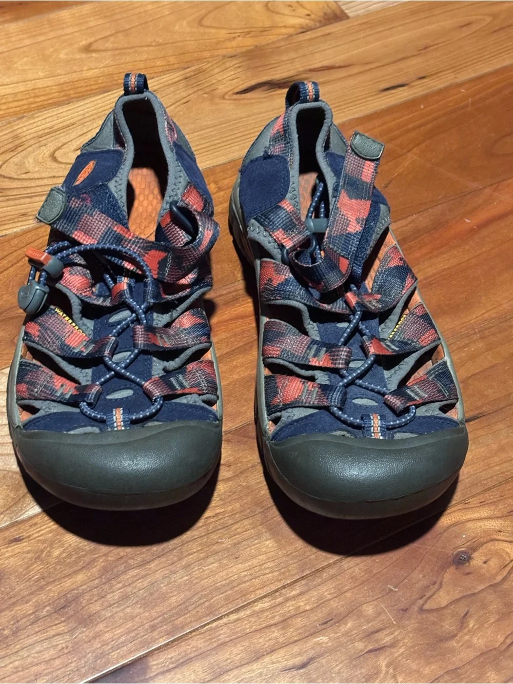 KEEN Newport H2 Fisherman Water Shoes Sandals Beach Outdoor Hiking Kids 4